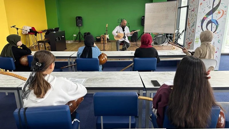 Çayırova’da Bağlama Kurslarına Yoğun İlgi!