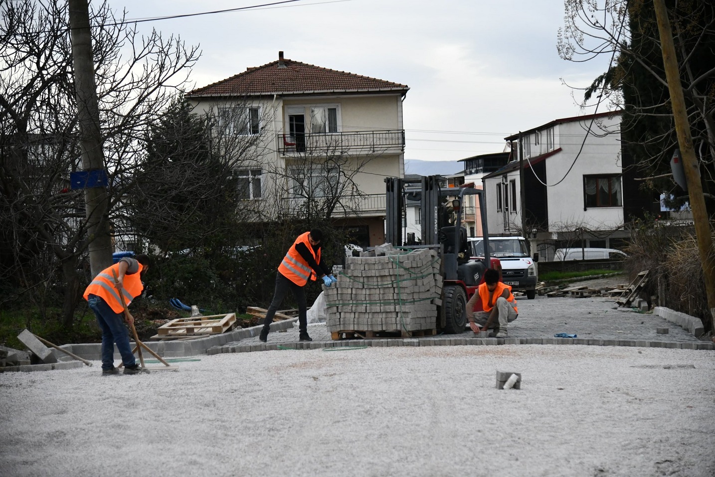 Başkan Özlü, Başiskele'de Üstyapı Çalışmalarını İnceledi!