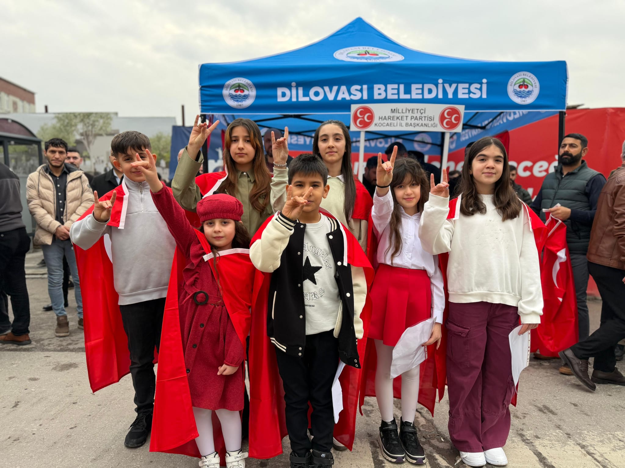 Dilovası'nda 5 Bin Bayraklı Tepki!