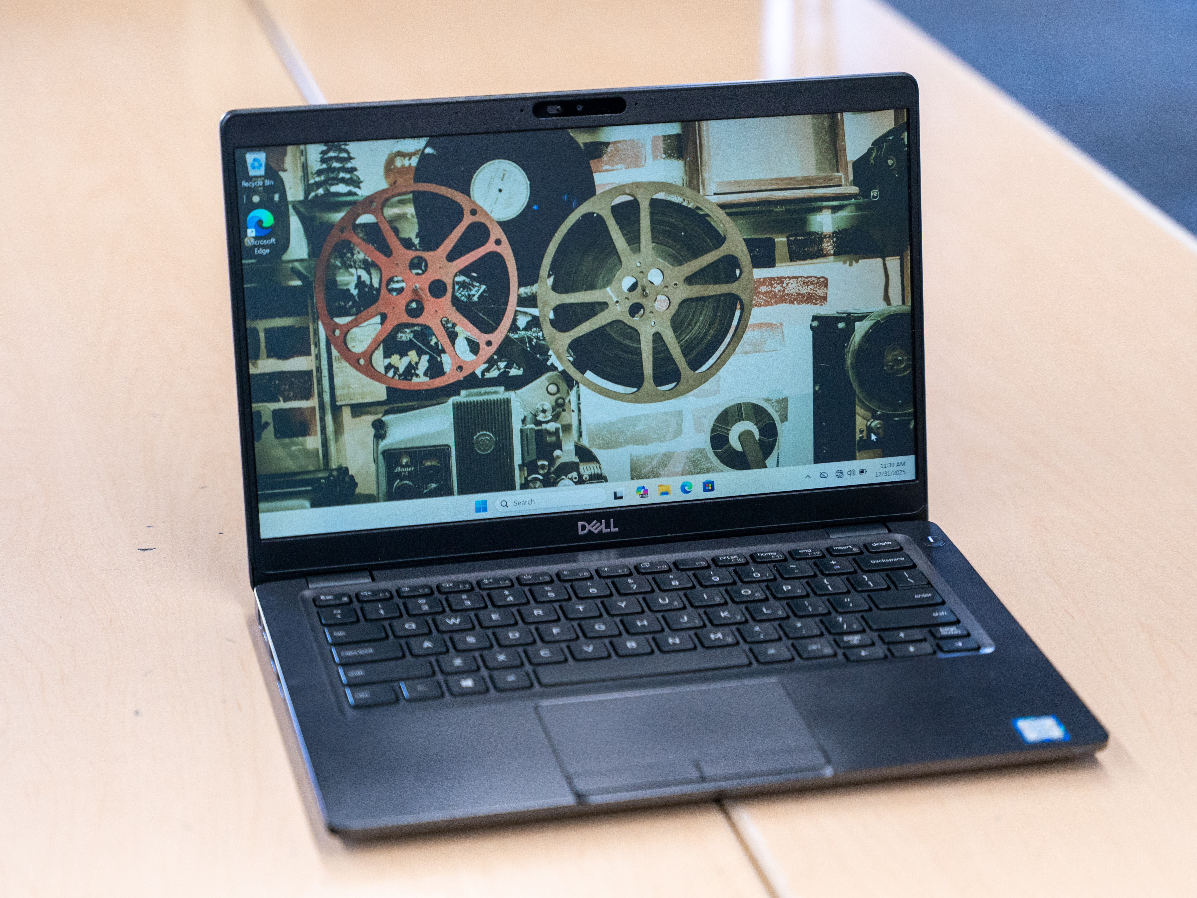 $180 Dell Latitude 5300 i7-8665U 256GB SSD 16GB RAM 1080P Screen