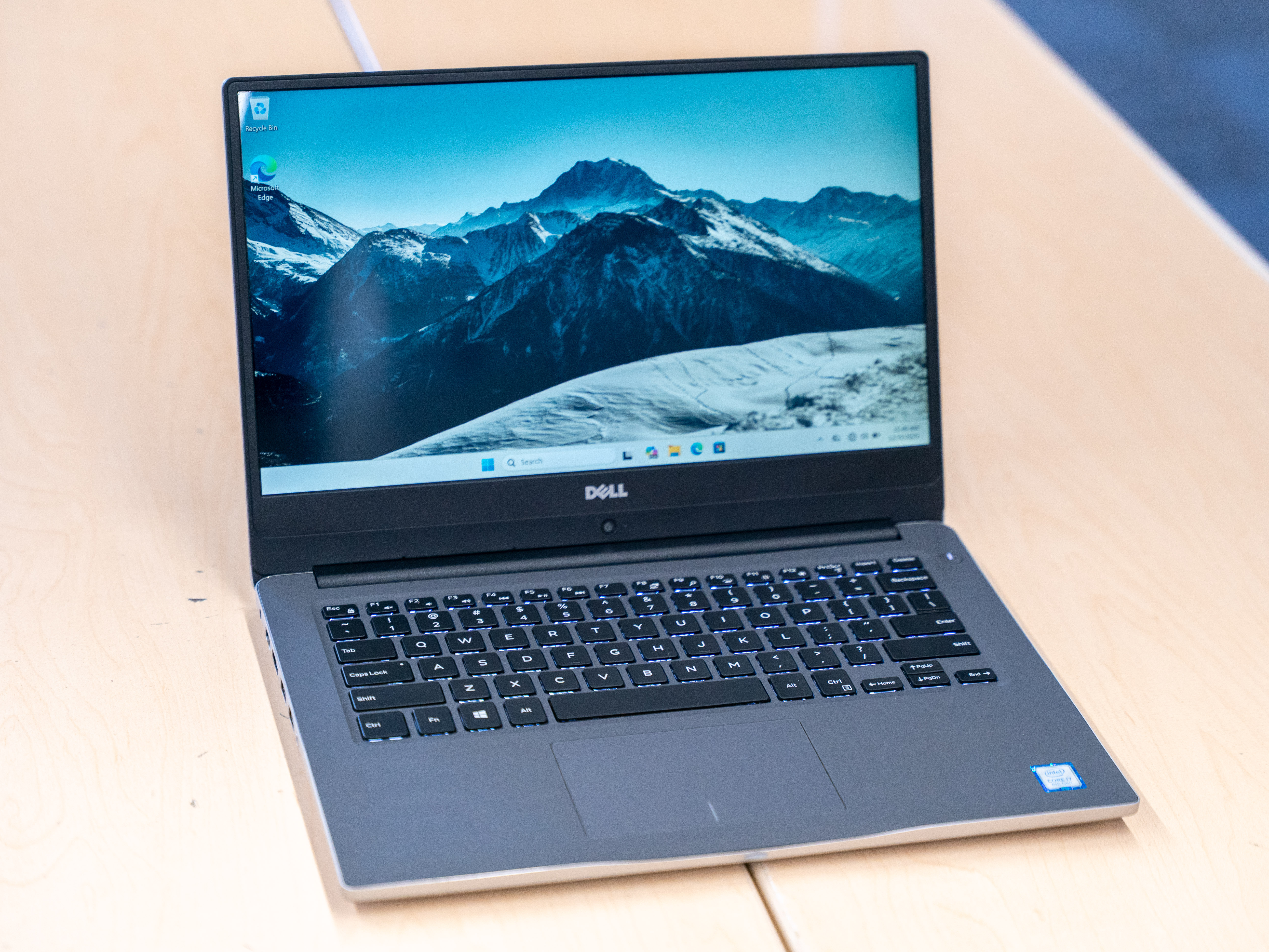 $215 Dell Inspiron 7472 i7-8550U 500GB SSD 16GB RAM 1080P Screen