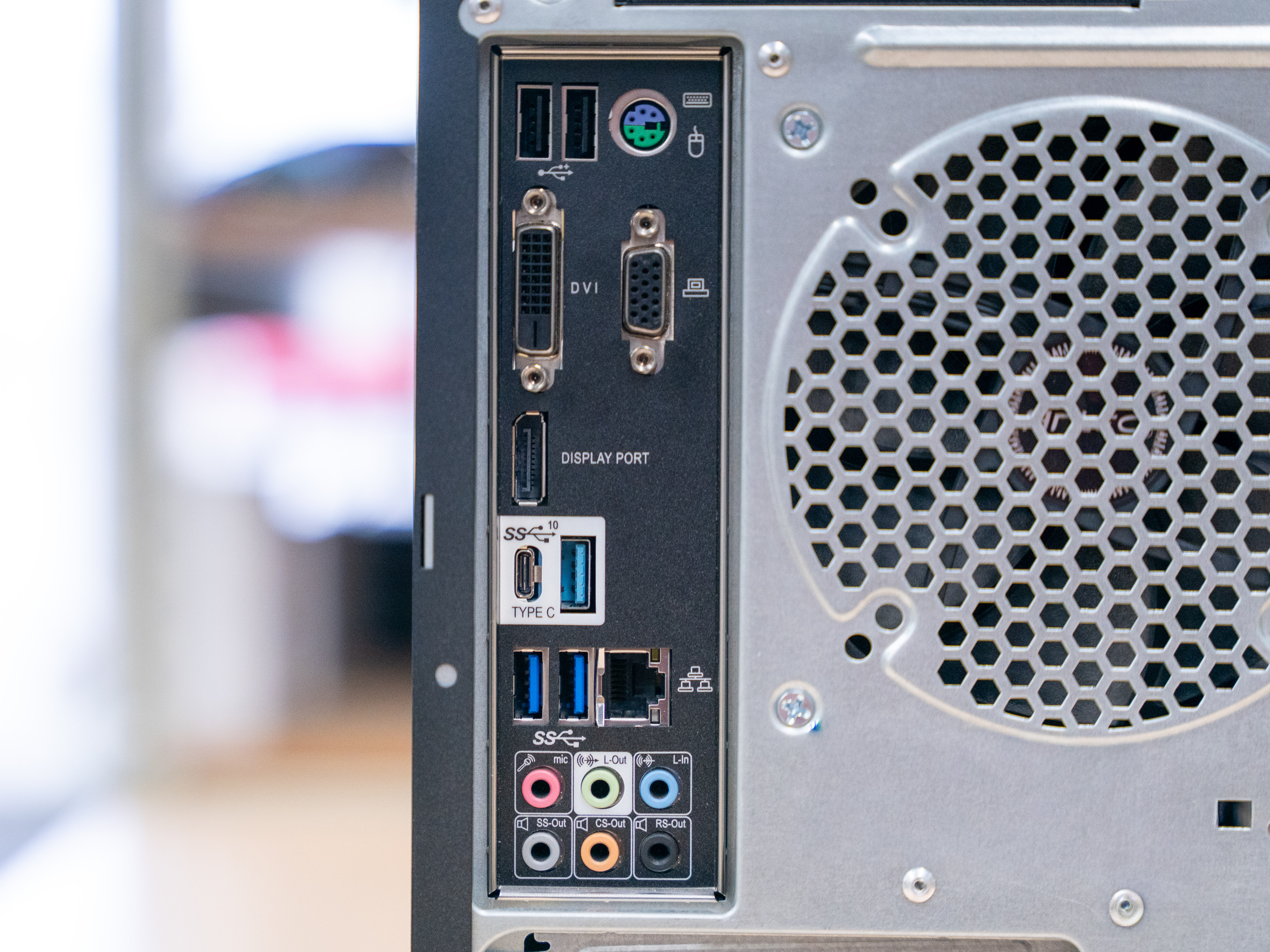 $720 Custom i7-8700 Gamer 1TB SSD 32GB RAM RTX 2070 Super – GCB