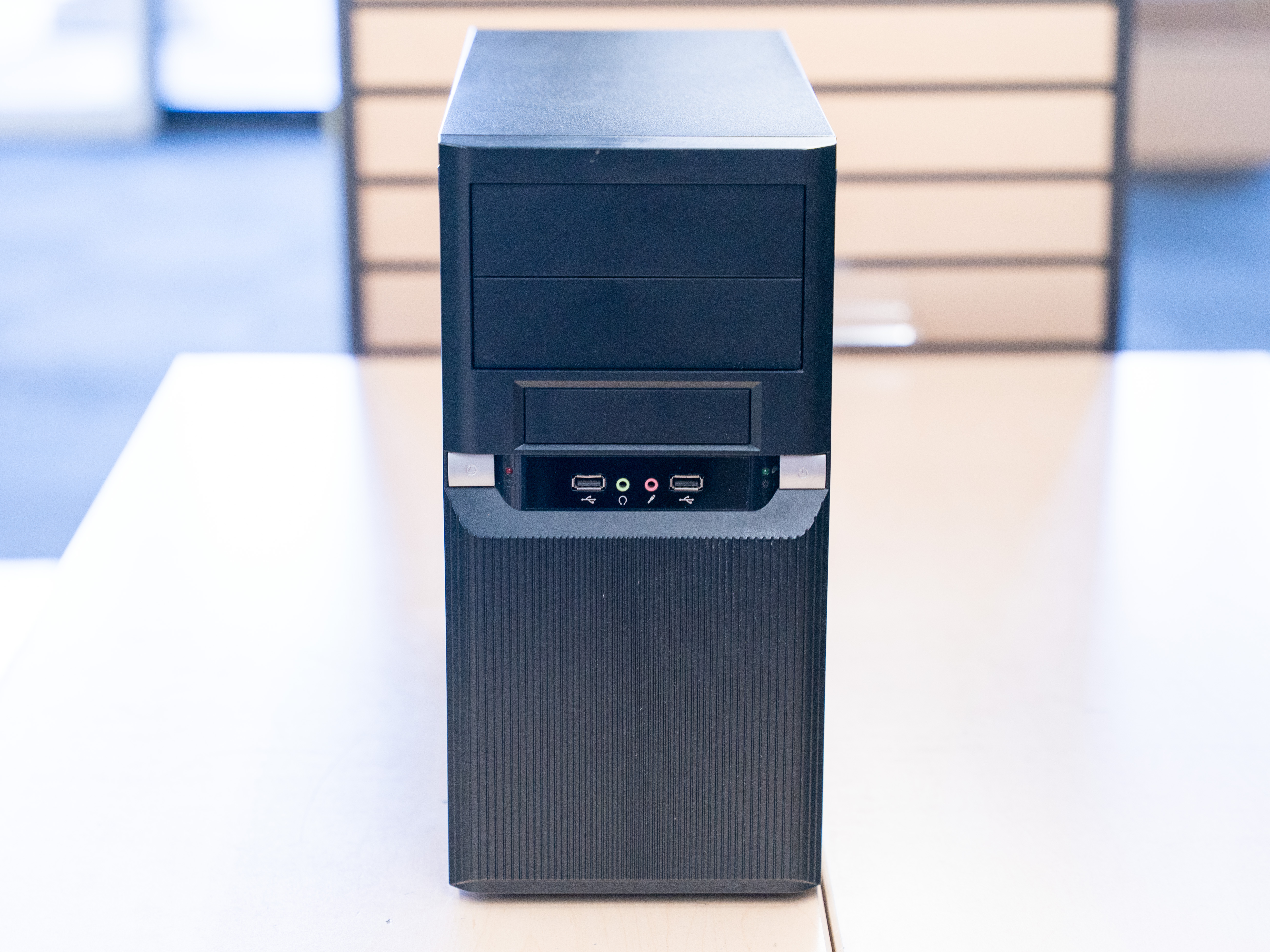 i7-9700 32GB RAM デスクトップ $740 Custom i7-9700 Gamer 1TB SSD 32GB RAM RTX 3060Ti – GCB Computers
