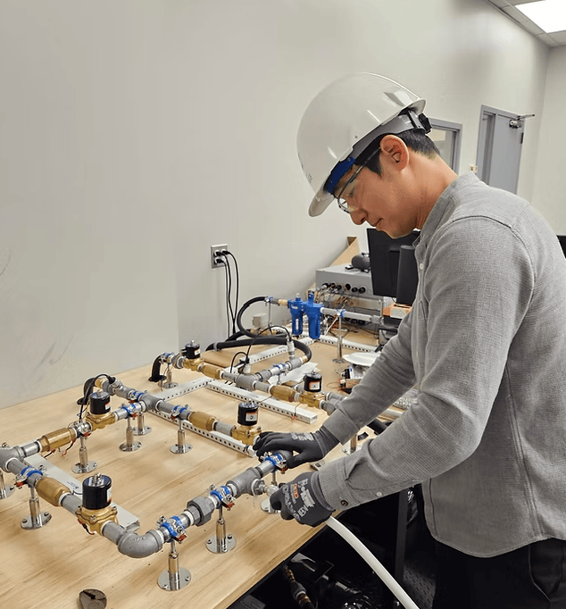 Intelligent Compressed Air Storage System for Manufacturing Facilities with Intermittent Demand of Compressed Air