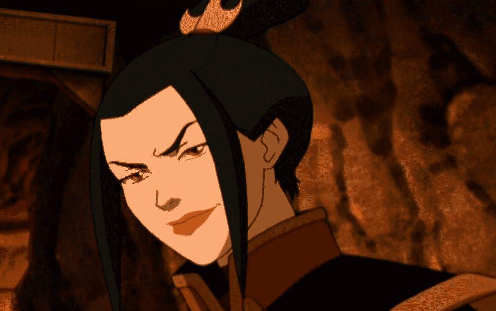 Azula, uma das principais personagens de Avatar: A Lenda de Aang, virada de lado e encarando com uma expressão maldosa