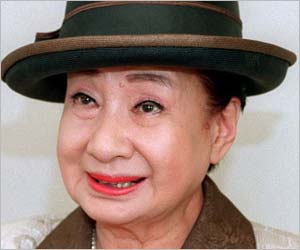 女優・京唄子が老衰で死去、享年89。『渡る世間は鬼ばかり』共演の藤田