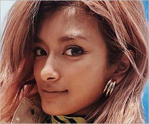 ローラ