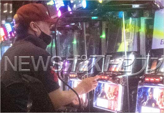 IZAMが税金滞納処分で自宅差押えに…吉岡美穂と結婚16年、子供3人と家族