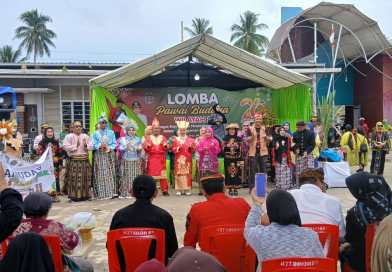 Pawai Budaya di Sebatik Sambut HUT ke 26 Kab. Nunukan Meriah