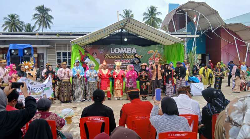 Pawai Budaya di Sebatik Sambut HUT ke 26 Kab. Nunukan Meriah