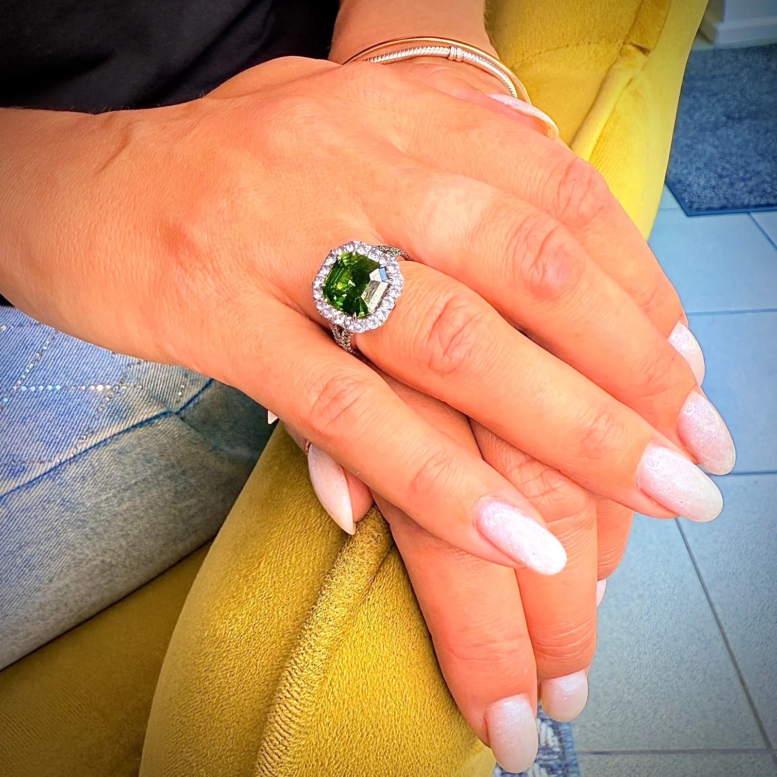 Ring with zircon, diamonds, tanzanites and spinels