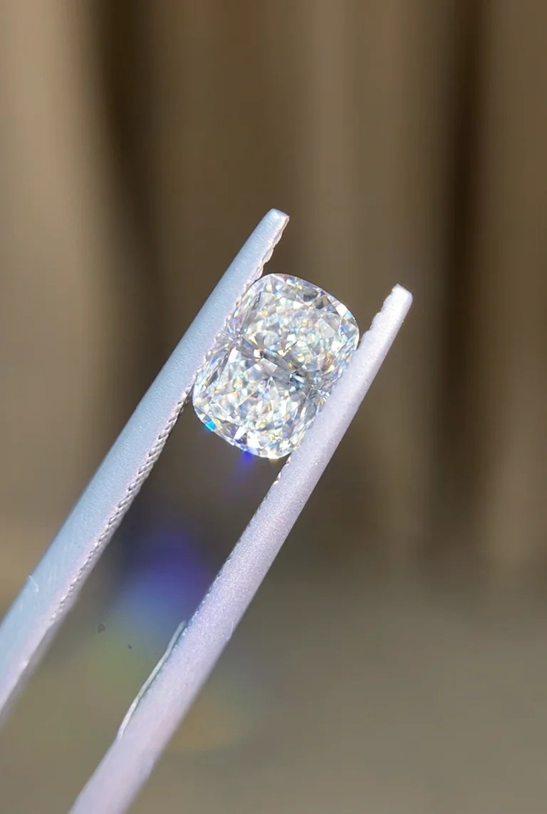 1-20ct-f-vs1-white-diamond