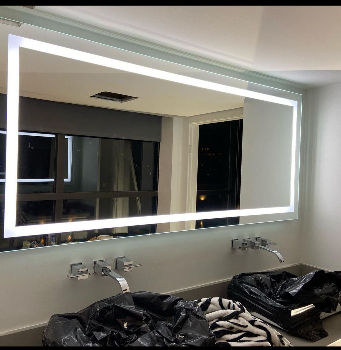 Mirror mounting
