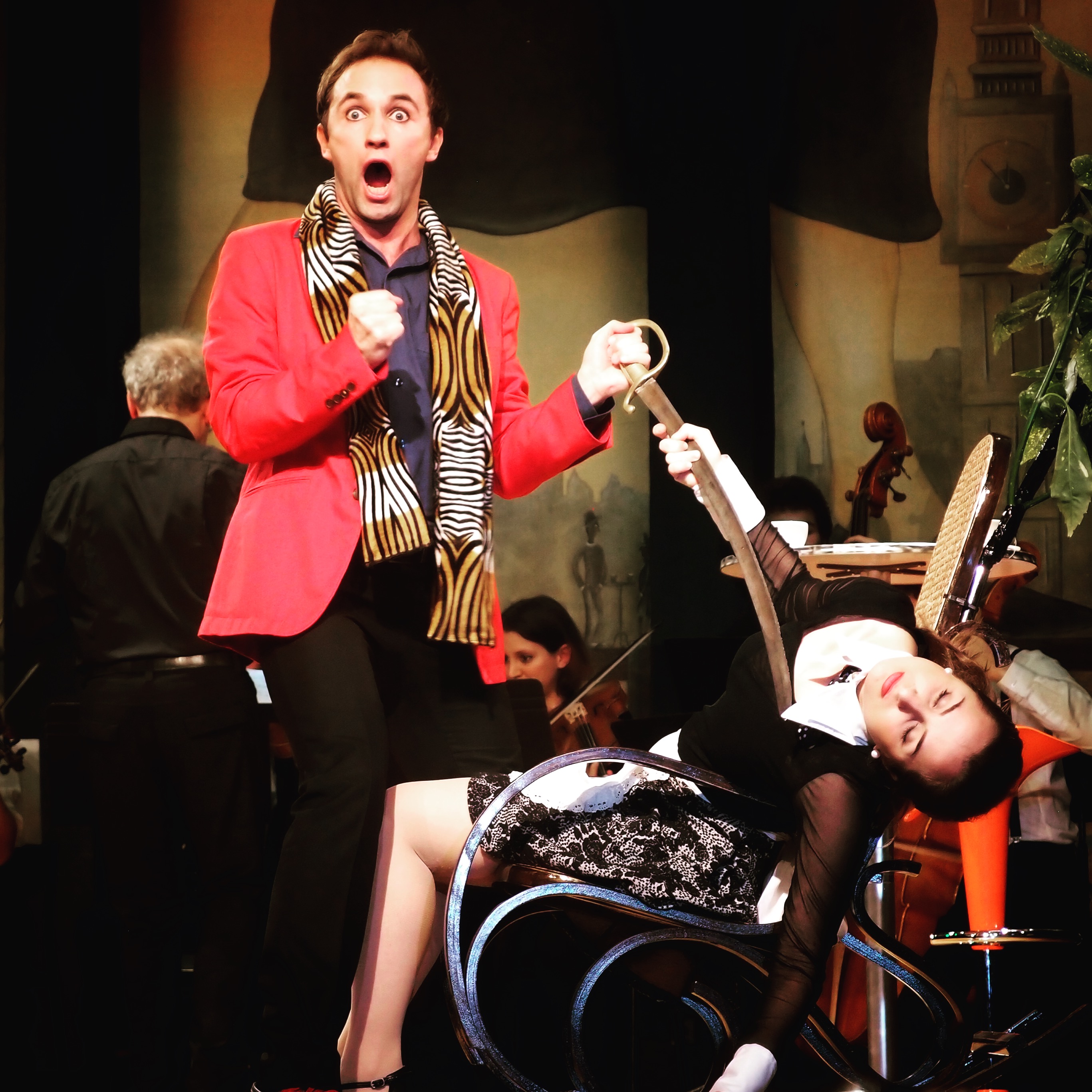 Don Polidoro e Livia : Gente, aiuto, aiuto !