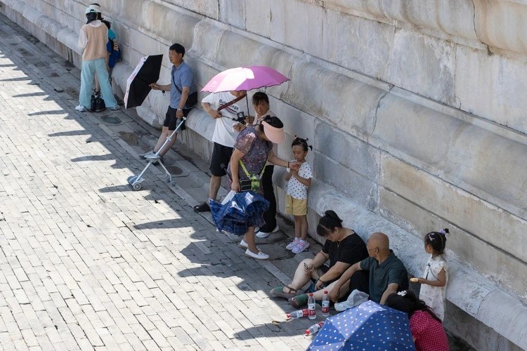 Unexplained heat wave hotspots are popping up across the globe