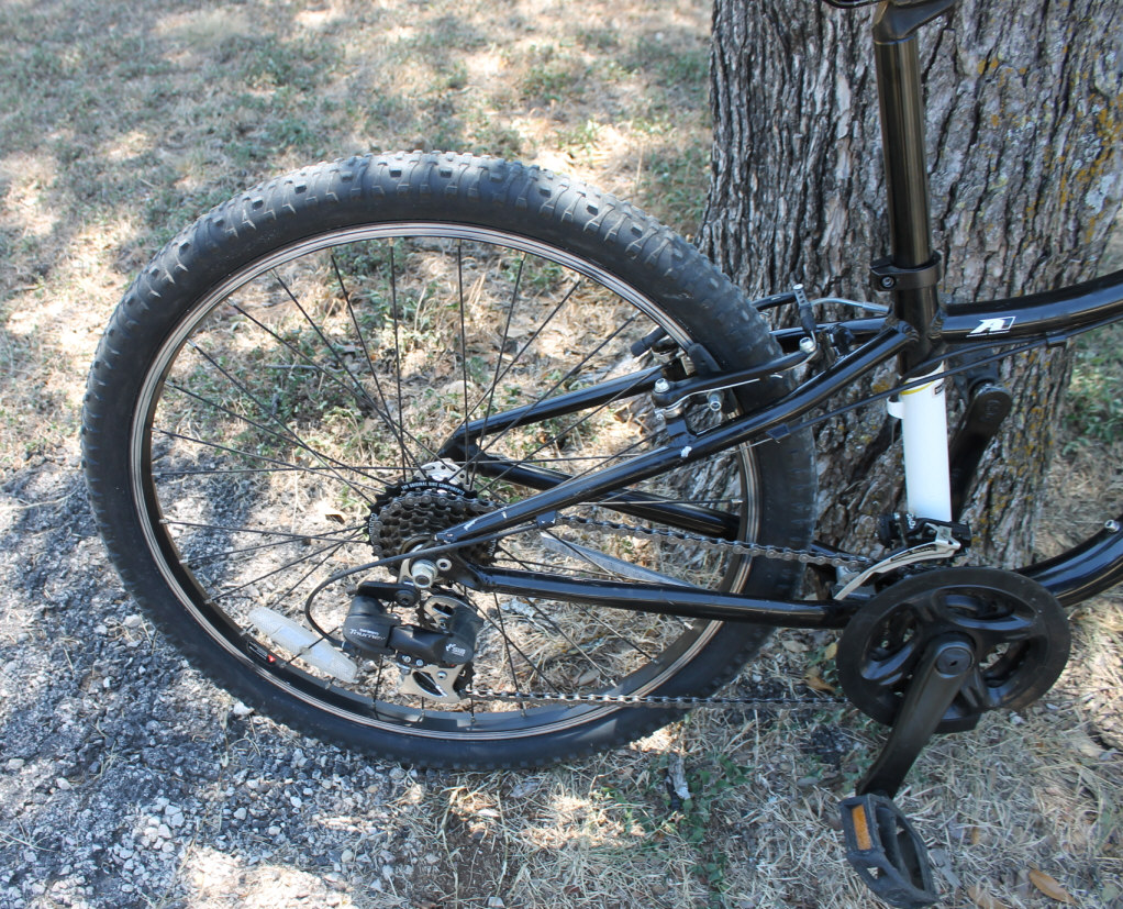 Specialized Hotrock 24" Mountain Bike - 0806