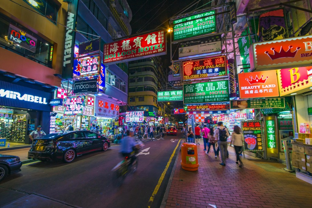 Hong Kong ranks as one of Asia’s top business and financial hubs. With a GEOS Global Subsidiary Index Score of 75.2, it gives companies direct access to China, backed by a strong financial system and a highly competitive market.