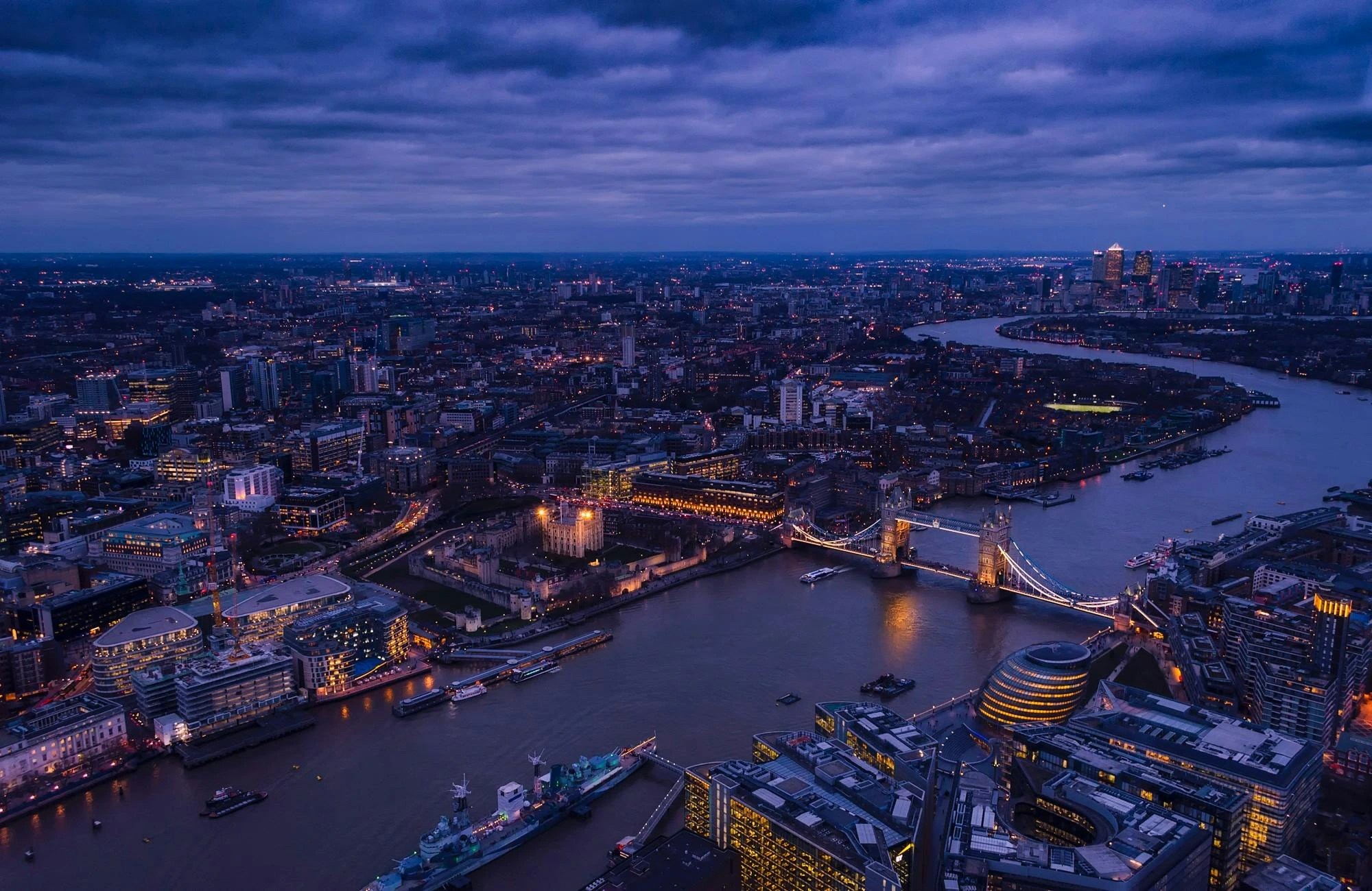 Starting a business in UK means tapping into a stable, skilled, and well-connected market. With a GEOS Global Subsidiary Index Score of 80.0, it ranks as one of Europe’s top business and financial centers.