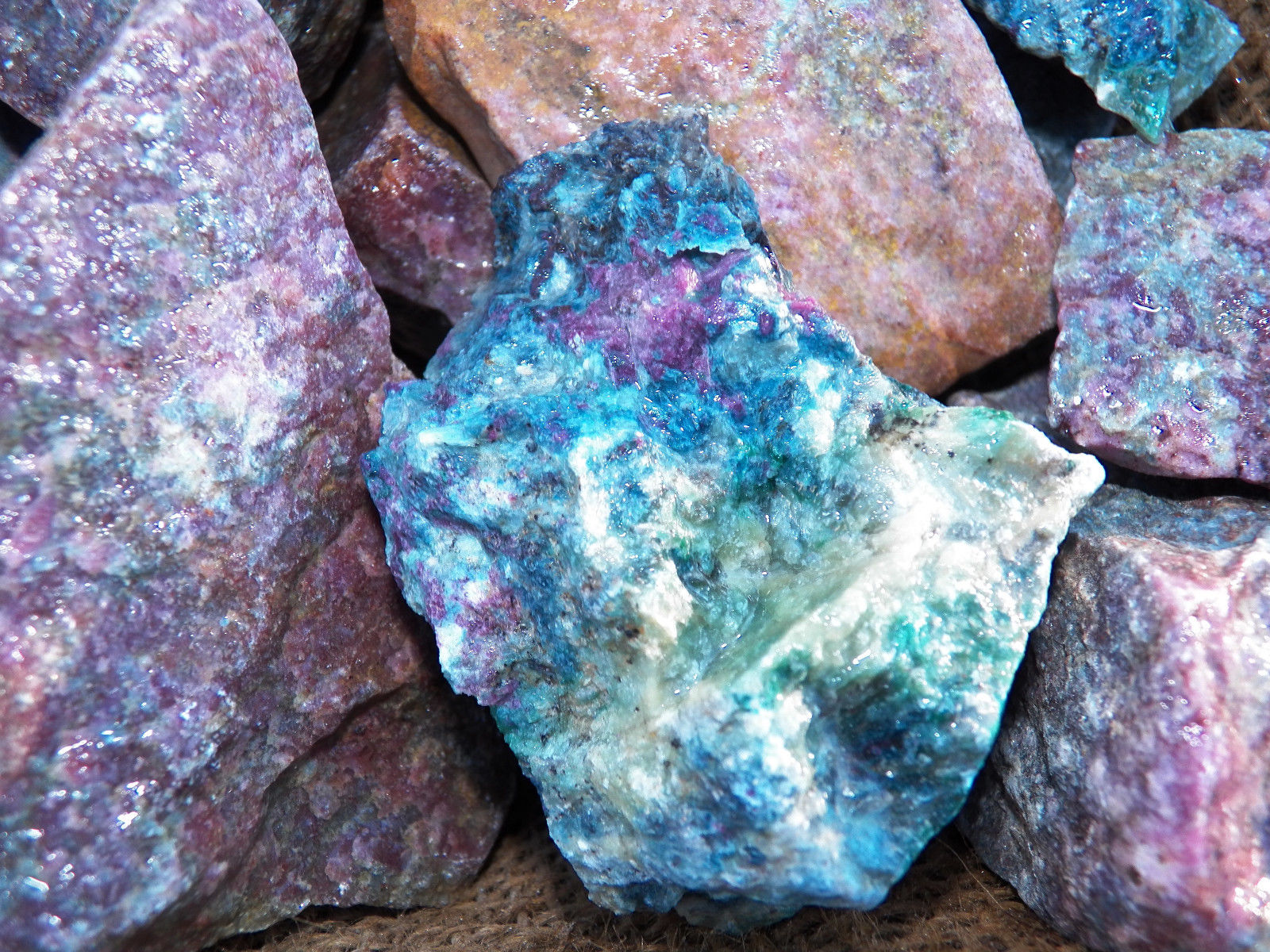 ruby sapphire rough stone for tumbling