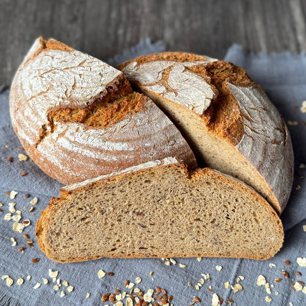 Roggen-Racker (Vollkorn-Dinkelbrot mit Hafer und Leinsamen)