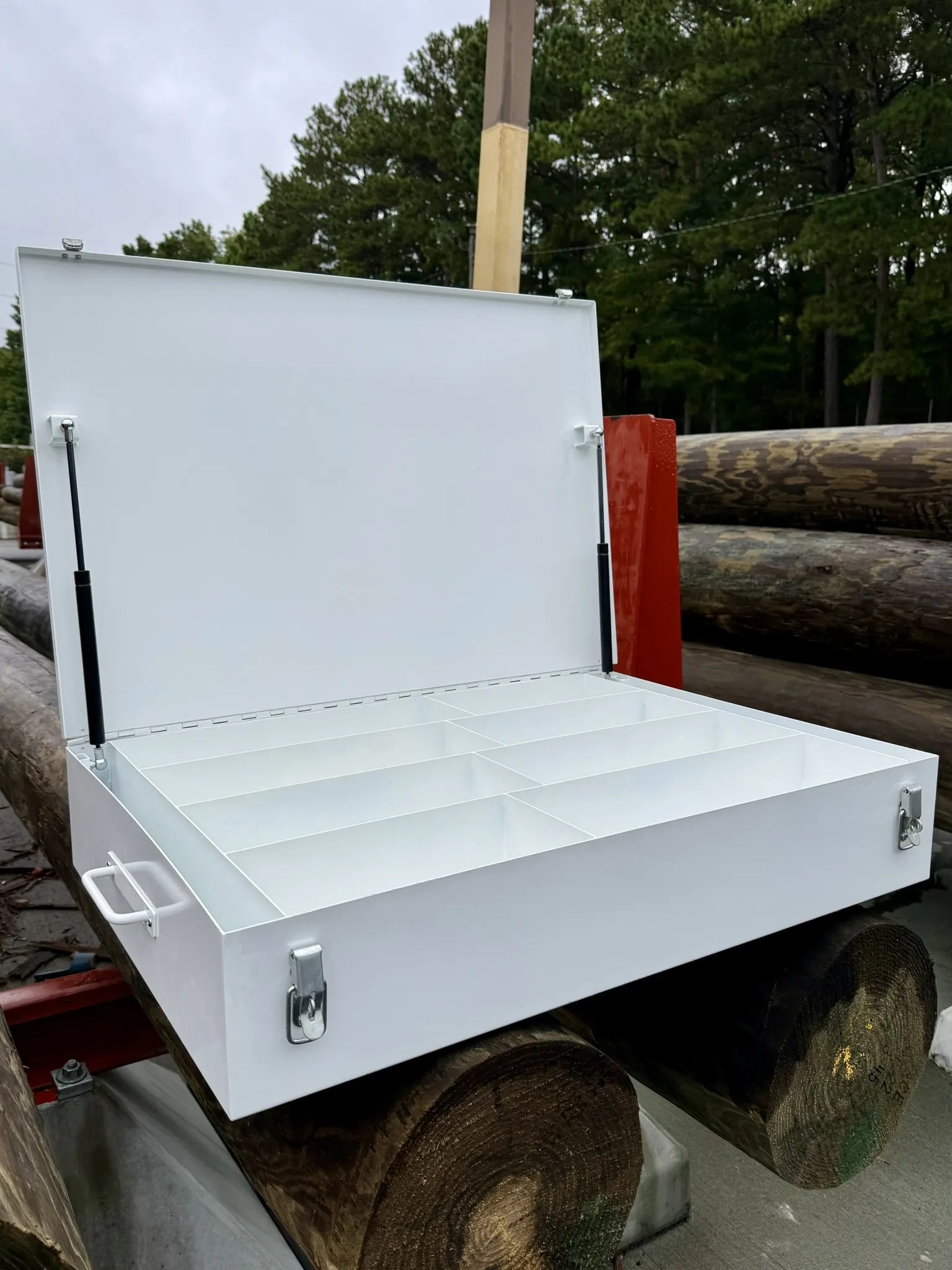 8-Compartment Bolt Bin for 5/8" & 3/4" Bucket Truck