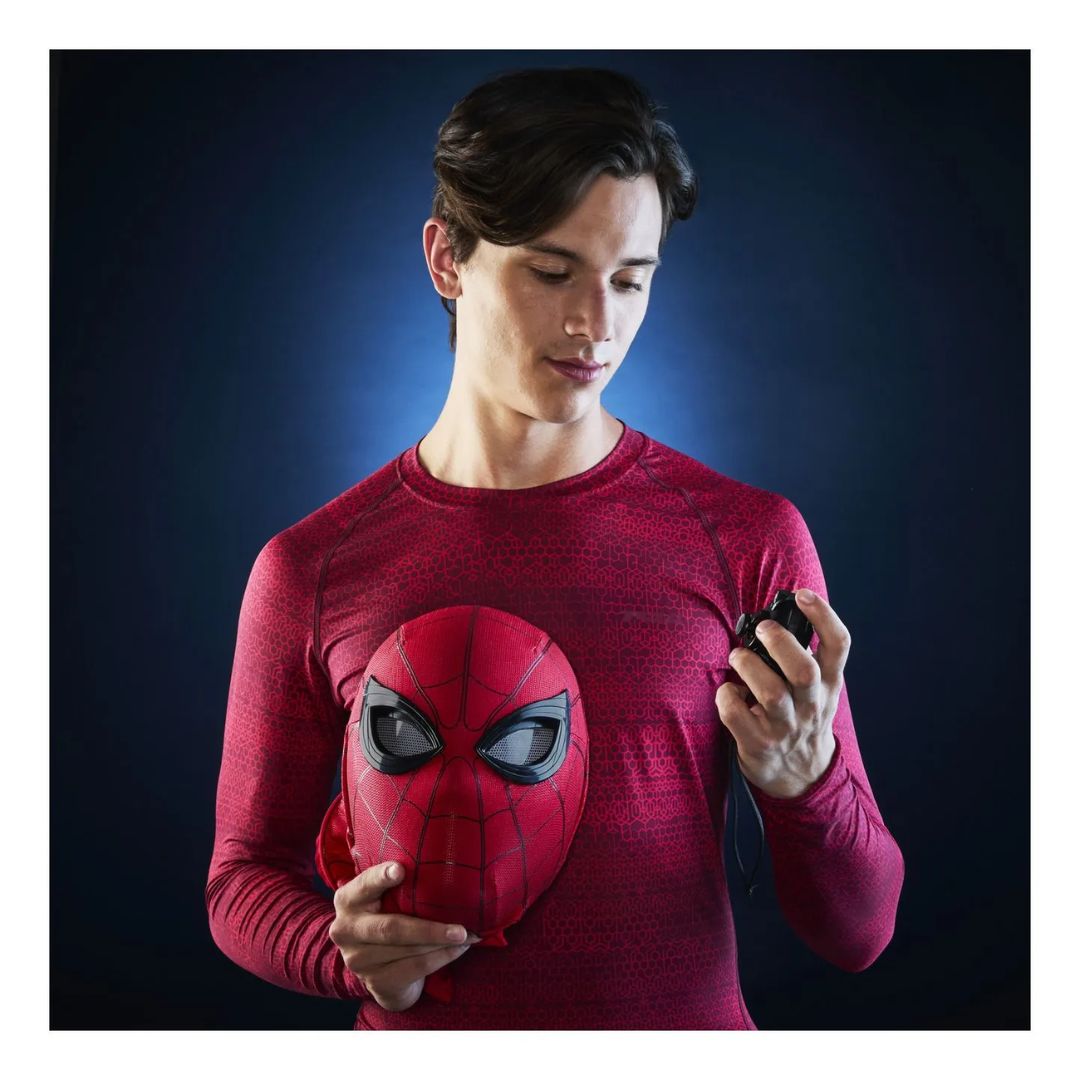 Marvel Legends Series SpiderMan Homecoming Electronic Expressive