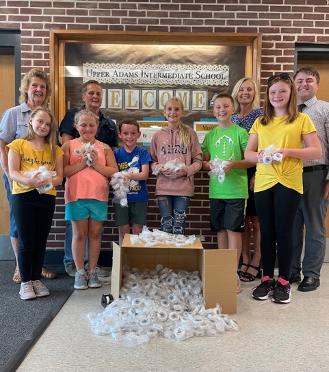 Arendtsville Lions give almost 500 earbuds to UASD students 1 UASD earbuds
