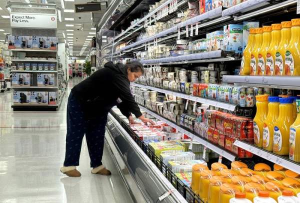 Experts say the economy is getting better, but consumers don’t feel that way. Here’s why. 2 food