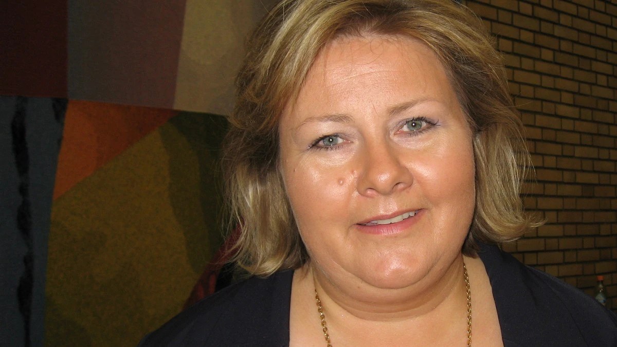 De er fortsatt i stockholm. Erna Solberg - NRK Kultur og underholdning