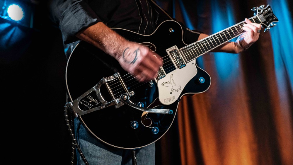 GRETSCH INTRODUCES THE G6636TSL PLAYERS EDITION SILVER FALCON