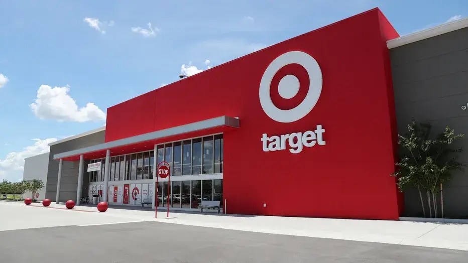 how old do you have to work at target?