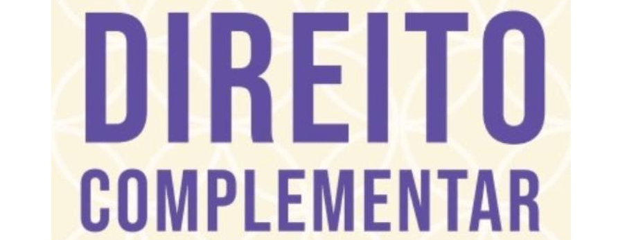 Contemplar a área do Direito sem as “amarras” que a tradição jurídica tenta envolvê-la, assim como buscar um olhar e uma abordagem que fujam do clássico trabalho técnico