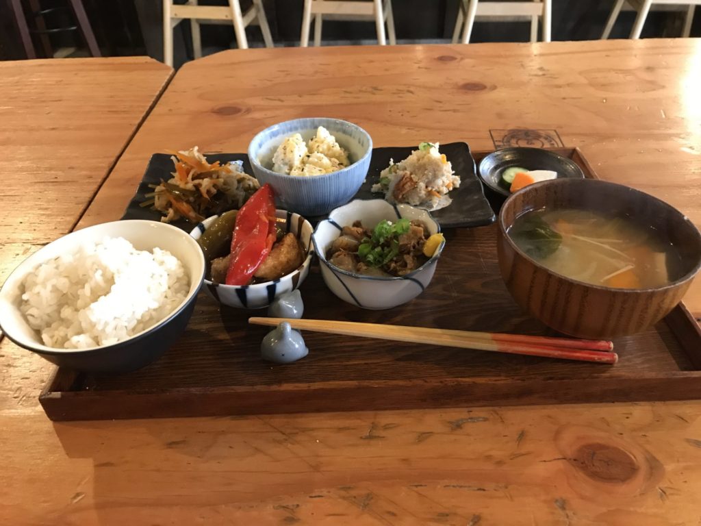 むすび食堂　ランチ1