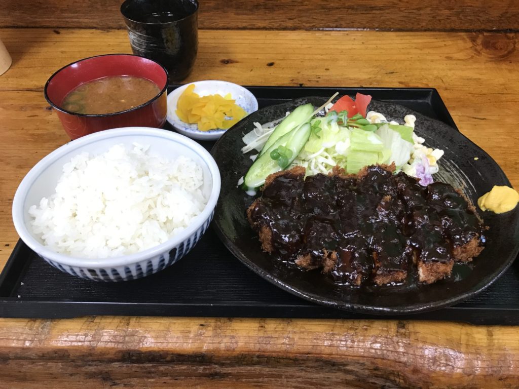 山中食堂　味噌カツ1