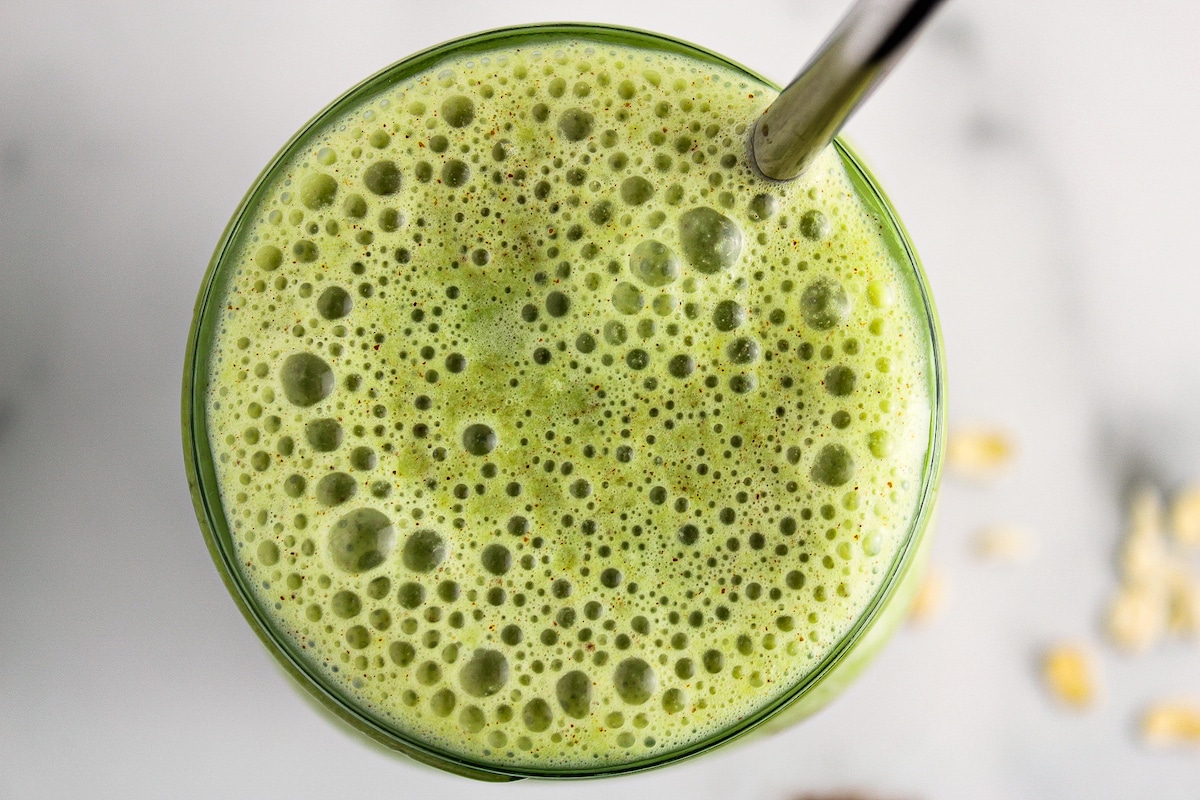 The BEST Green Breakfast Smoothie