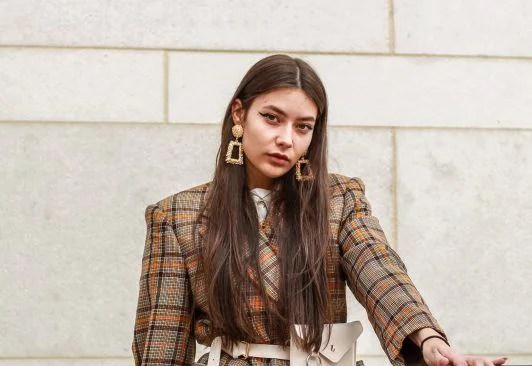 20 warna rambut coklat untuk setiap tipe kulit & warna kekinian