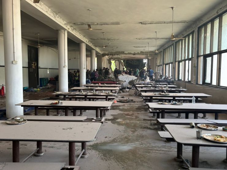 Terrifying Moment Air India Plane Carrying 242 Passengers Crashed!