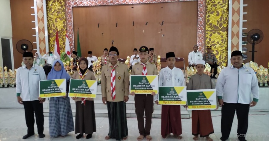 Baznas Jepara Salurkan Beasiswa Santri