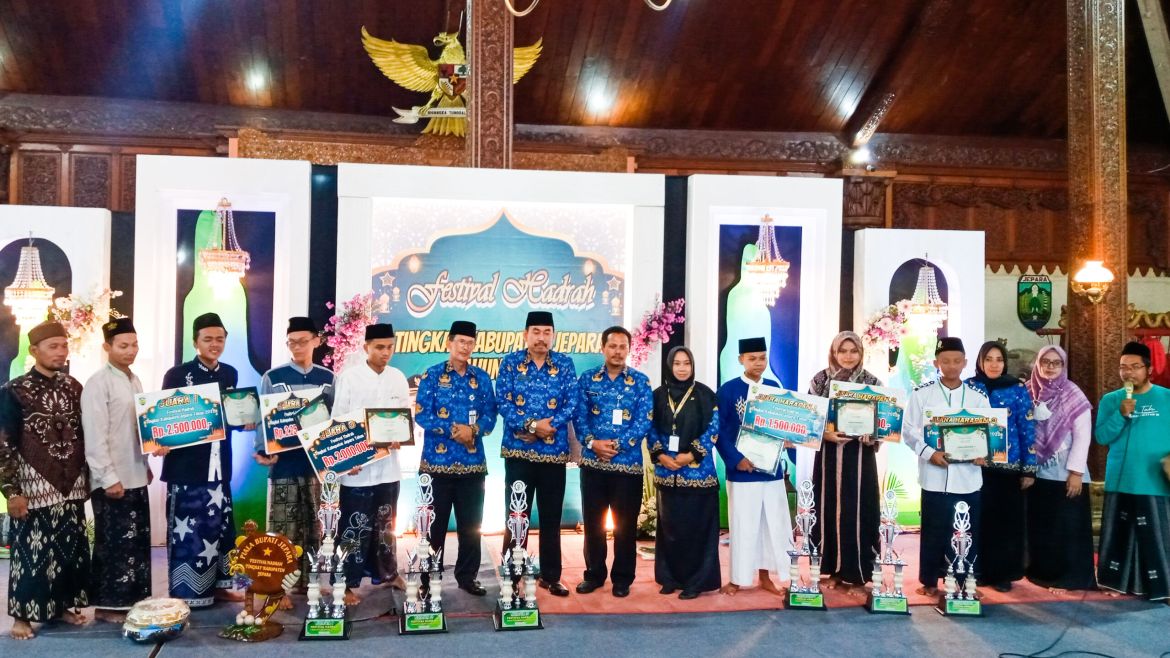 Bekarya Lewat Seni Hadroh dan Salawat