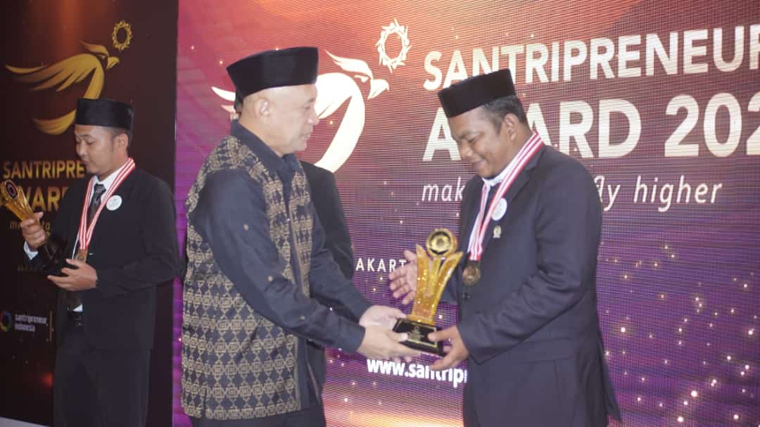 Penghargaan Santripeneur Award 2022