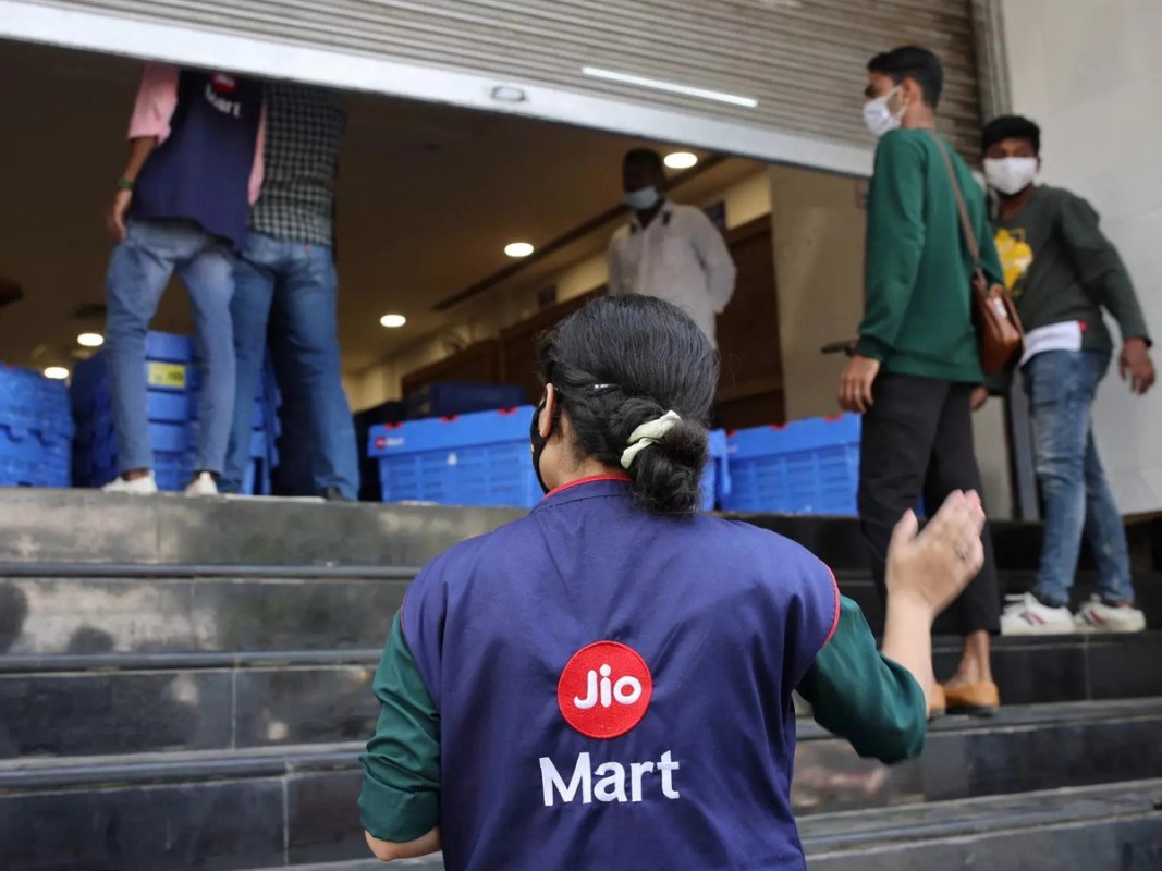 JioMart Express: India’s Instant Grocery Revolution Transforming Quick-Commerce - 2025