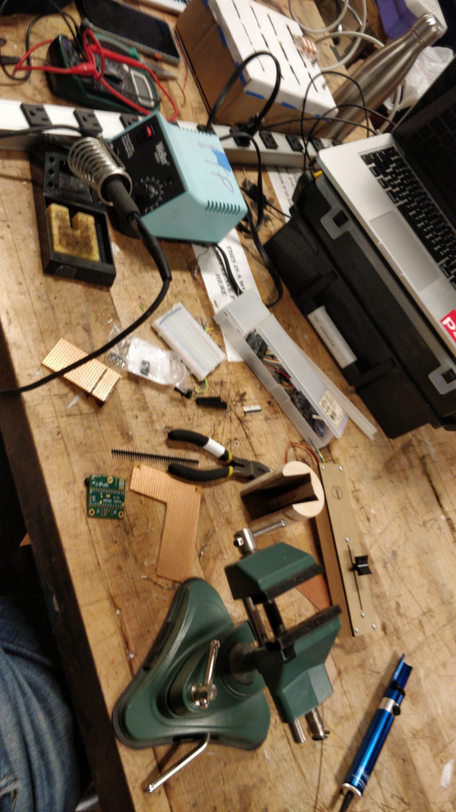 Table with elements for setup