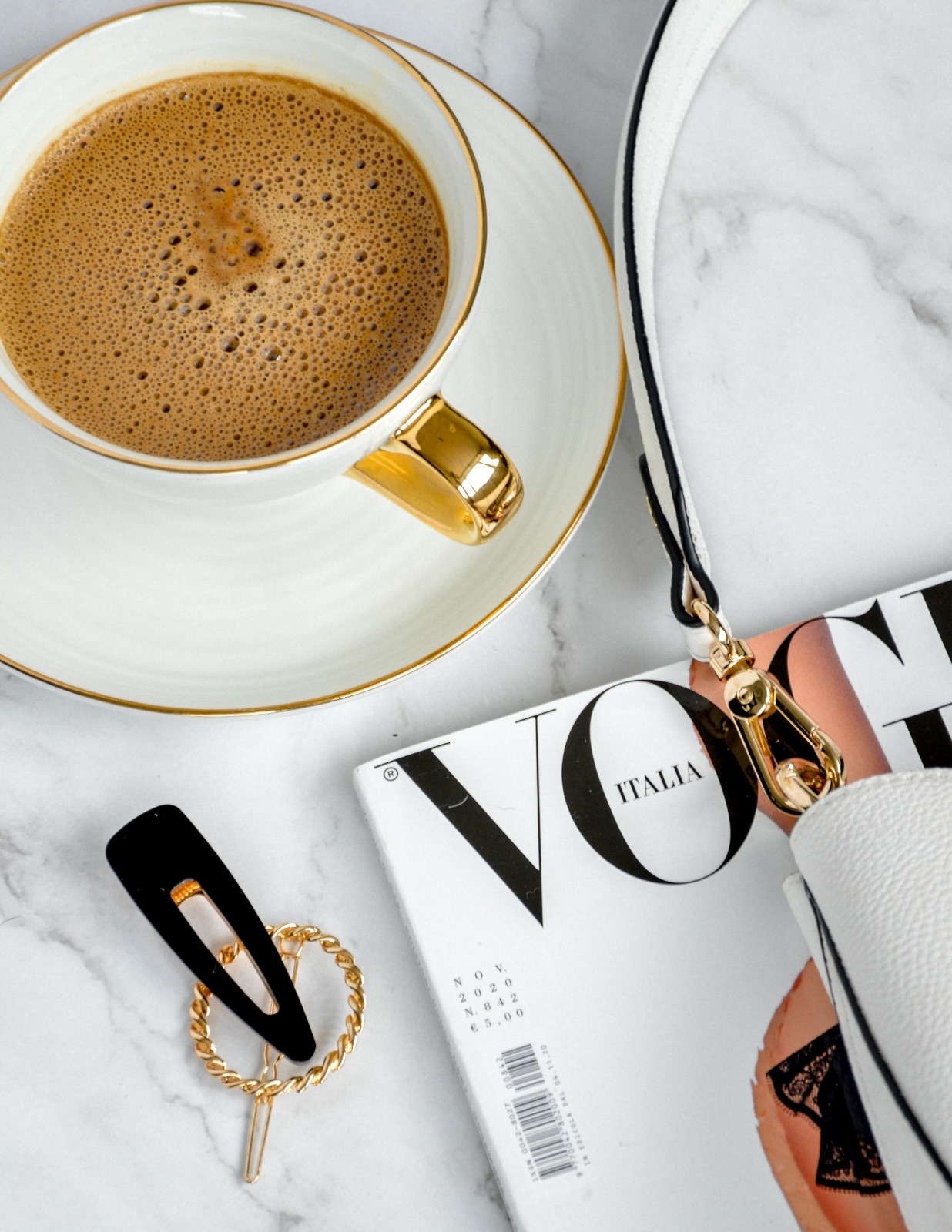 How to write for Vogue GLAM OBSERVER (2024)