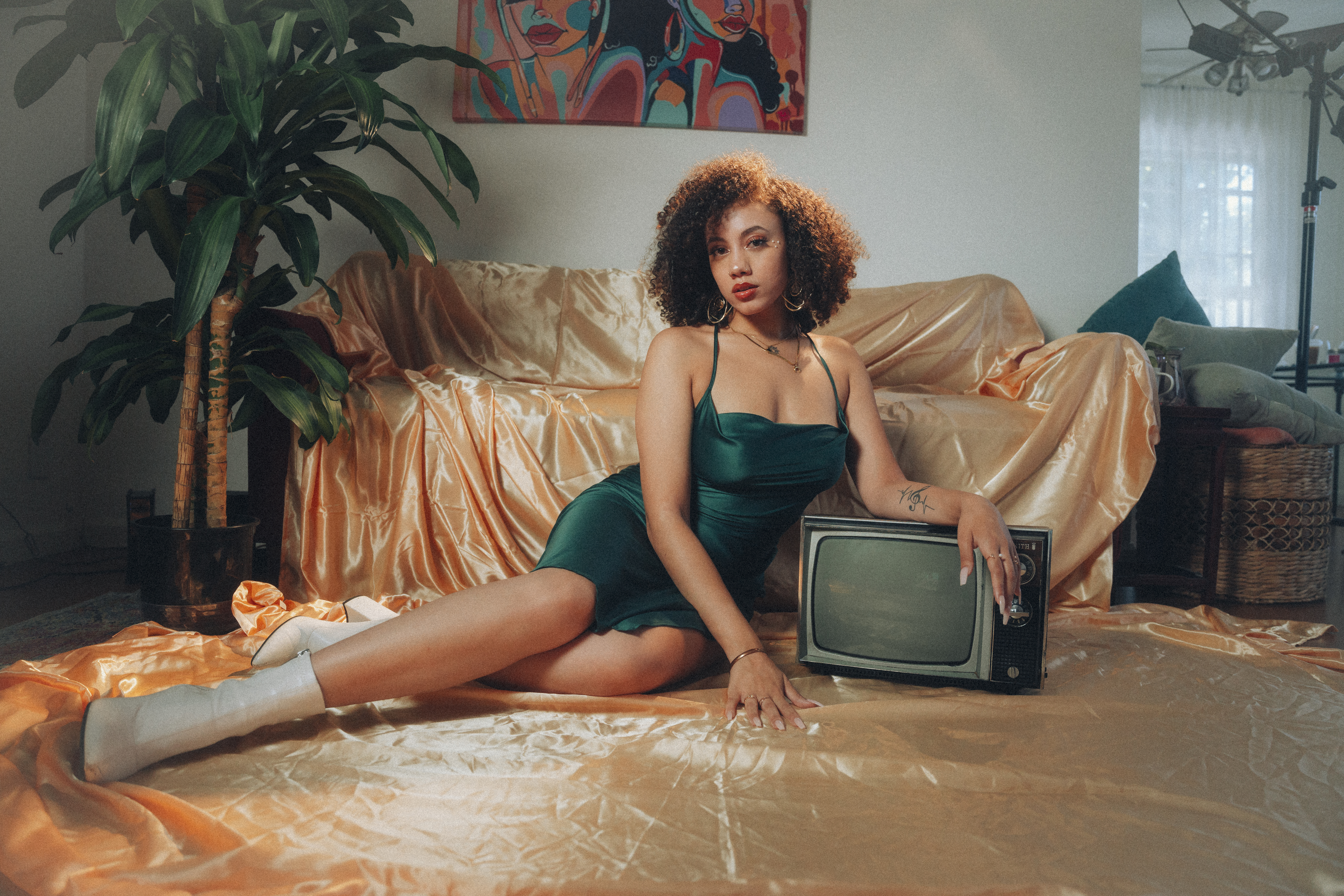 LÉA THE VOX, new music, music video, TV