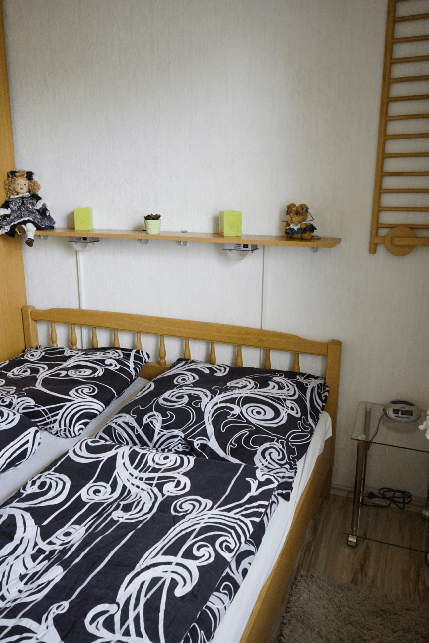 Schlafzimmer mit vielen hübschen Details