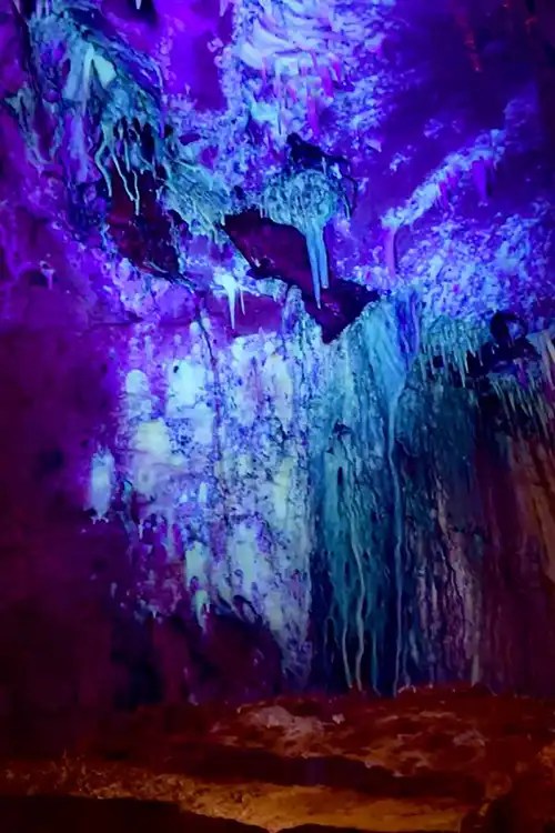 Great River Road Driftless Road Trip Caves