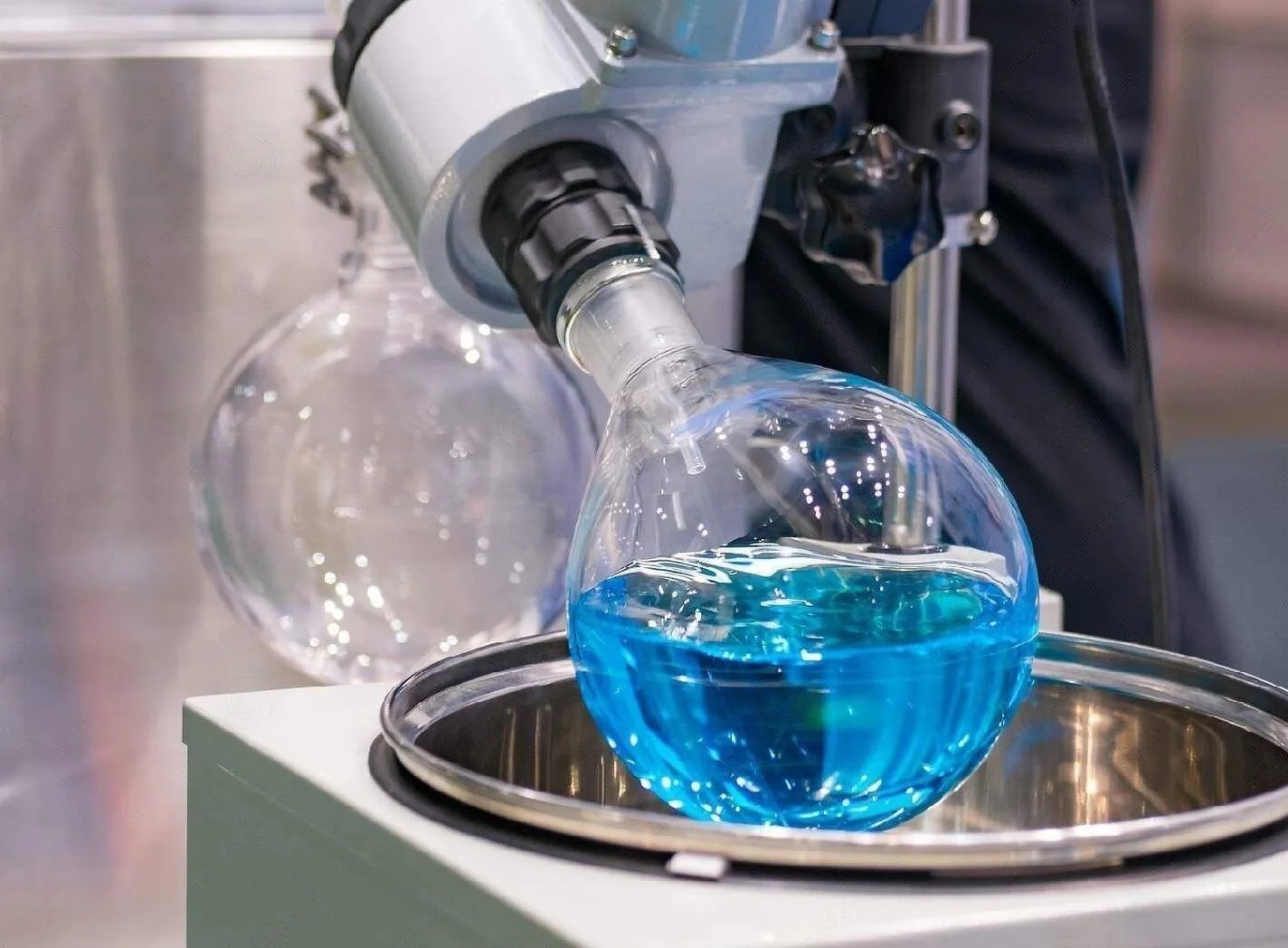 Choosing a Laboratory Rotary Evaporator Global Indus