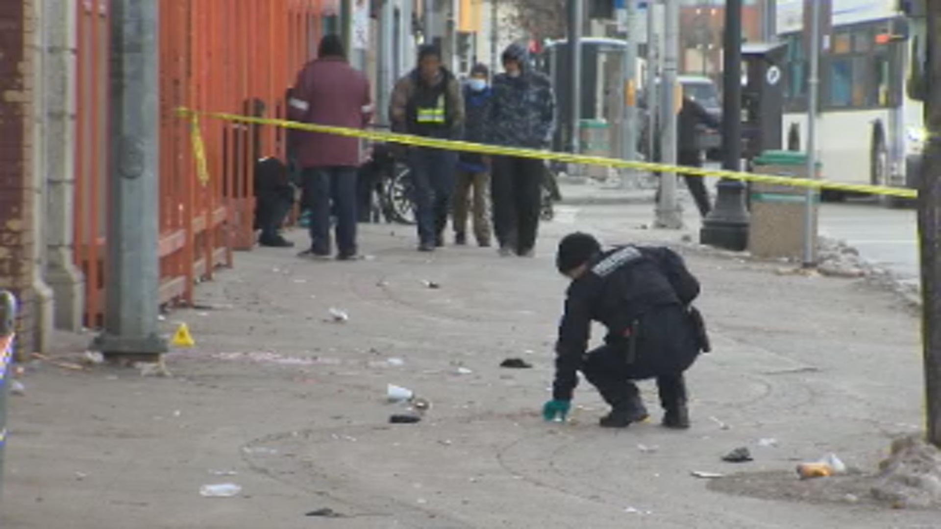 Three Arrested After Serious Assault As Man Remains In Critical - City Pattern Collection - High Resolution Quality