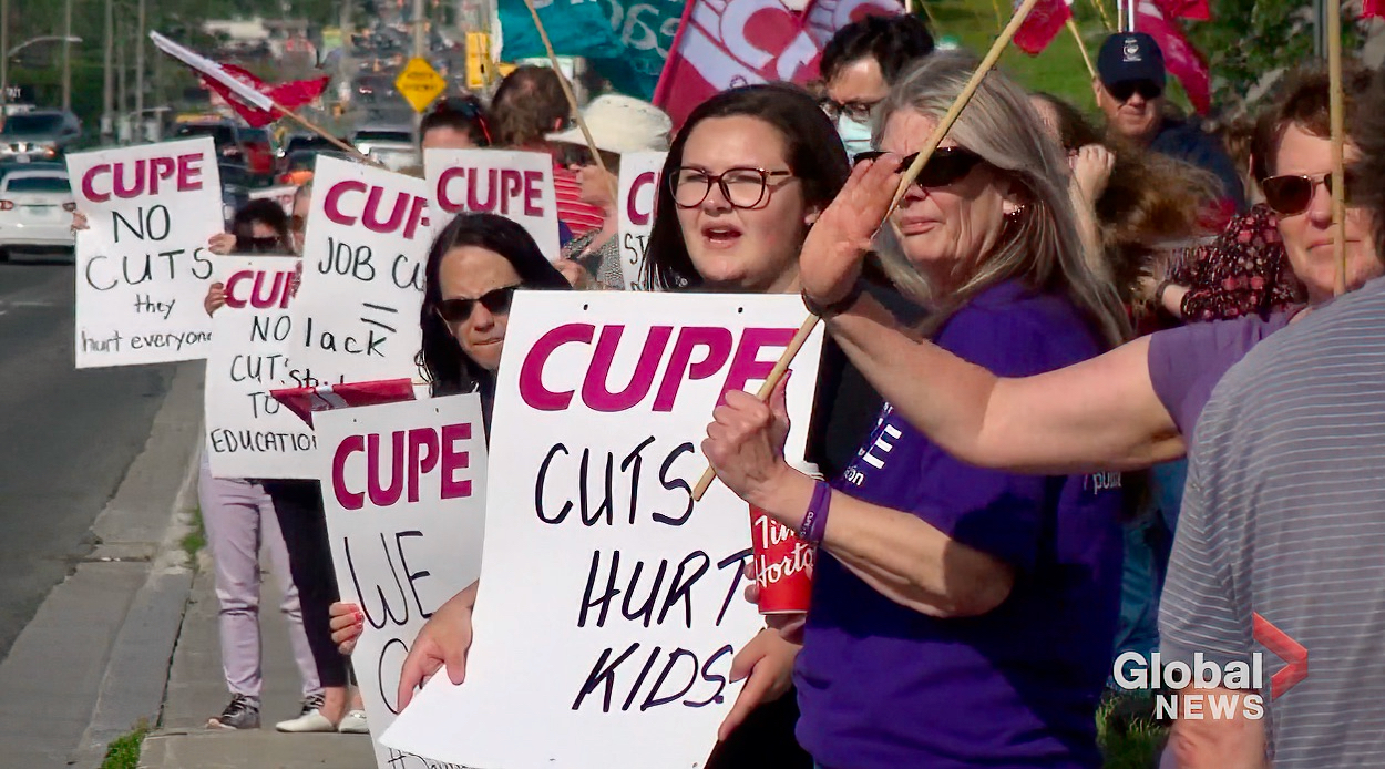 CUPE strikes despite Ontario legislation, London school boards agree