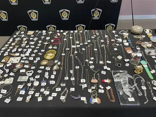 Polícia do GTA recupera mais de 600 itens roubados em caso de roubo de mausoléu
